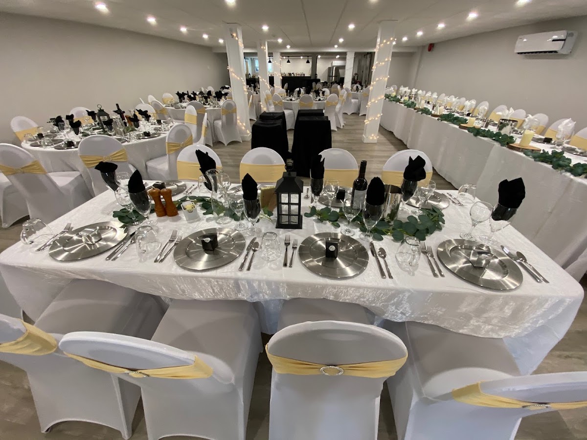 Roy's Pub, Dining, Motel And Event Centre